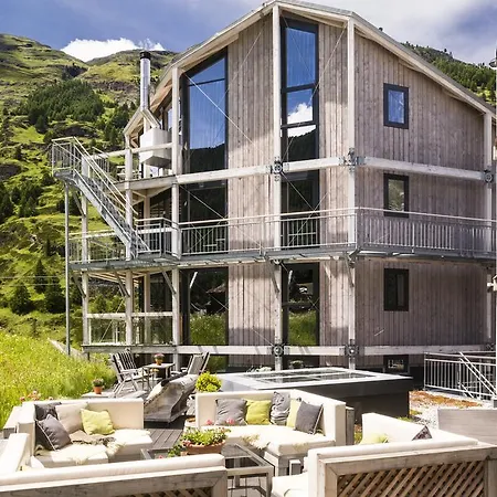 Matterhorn Focus Design 4*